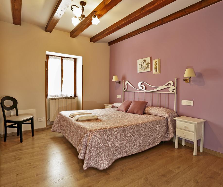 Hostal Orialde Ochagavía Buitenkant foto