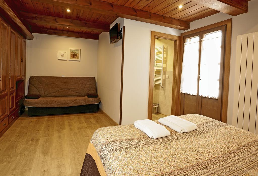 Hostal Orialde Ochagavía Buitenkant foto