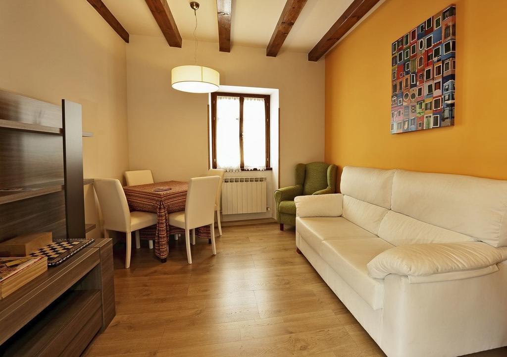 Hostal Orialde Ochagavía Buitenkant foto