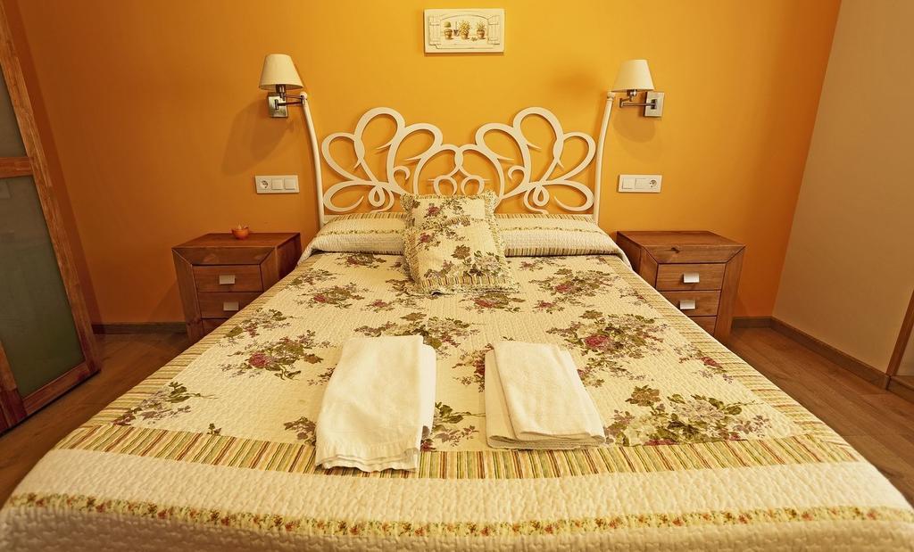 Hostal Orialde Ochagavía Buitenkant foto