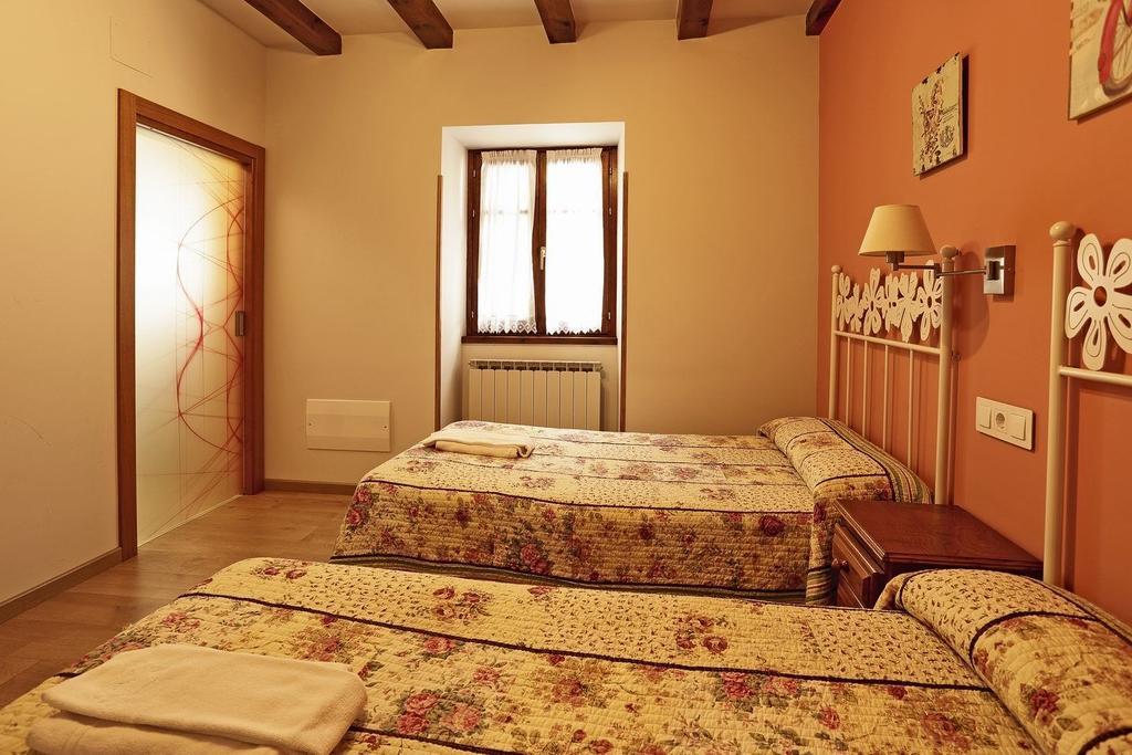 Hostal Orialde Ochagavía Buitenkant foto